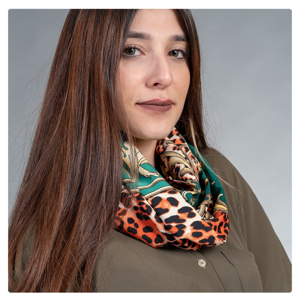 Green Woman Scarf with Pocket